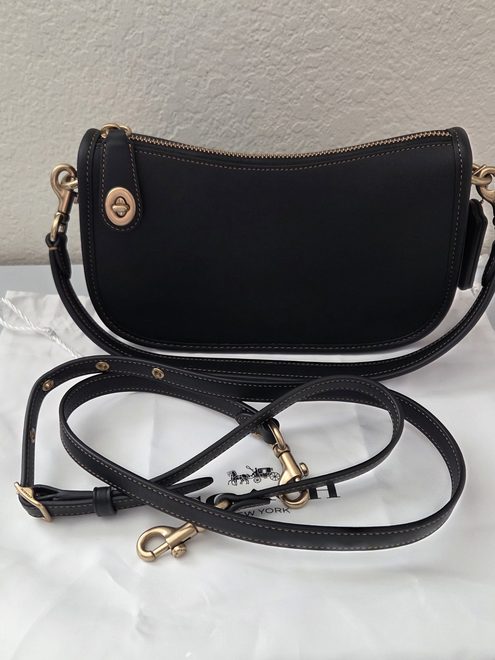 Coach Swinger Black Leather Shoulder Bag Crossbody